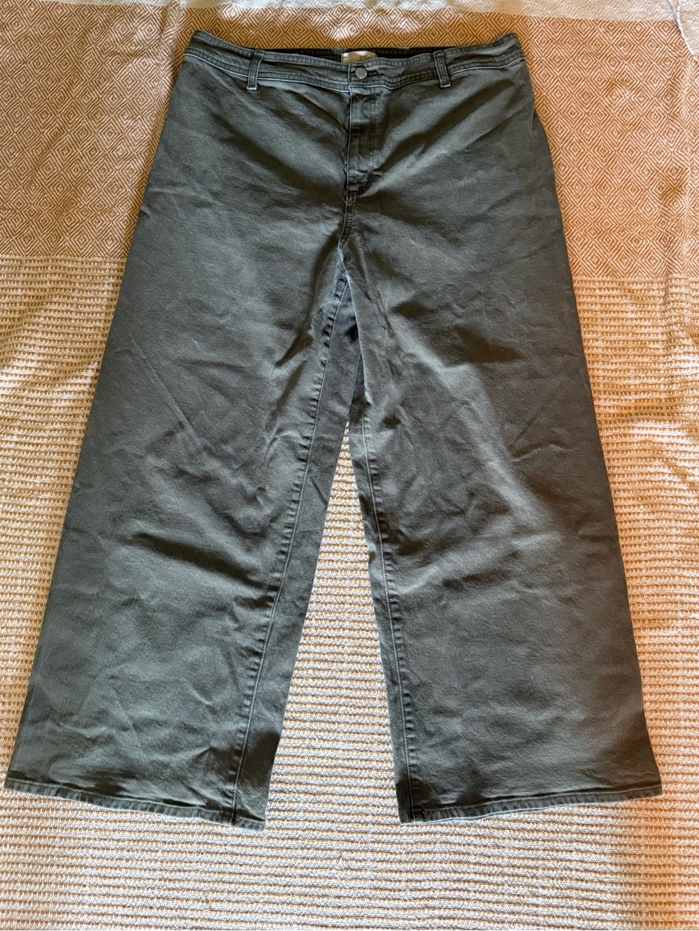 Universal Thread Olive Green Wide-Leg Flare Jeans